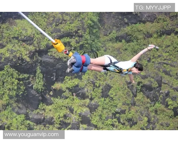 成都攀岩队在极限运动嘉年华中的精彩表现与节奏分析